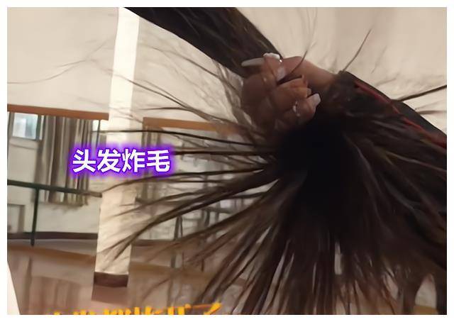 爱体育入口这是在炫耀吗？辽宁车主把金项链拴在排气管上网友误以为是真的(图4)