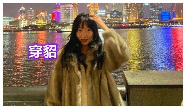 爱体育入口这是在炫耀吗？辽宁车主把金项链拴在排气管上网友误以为是真的(图6)