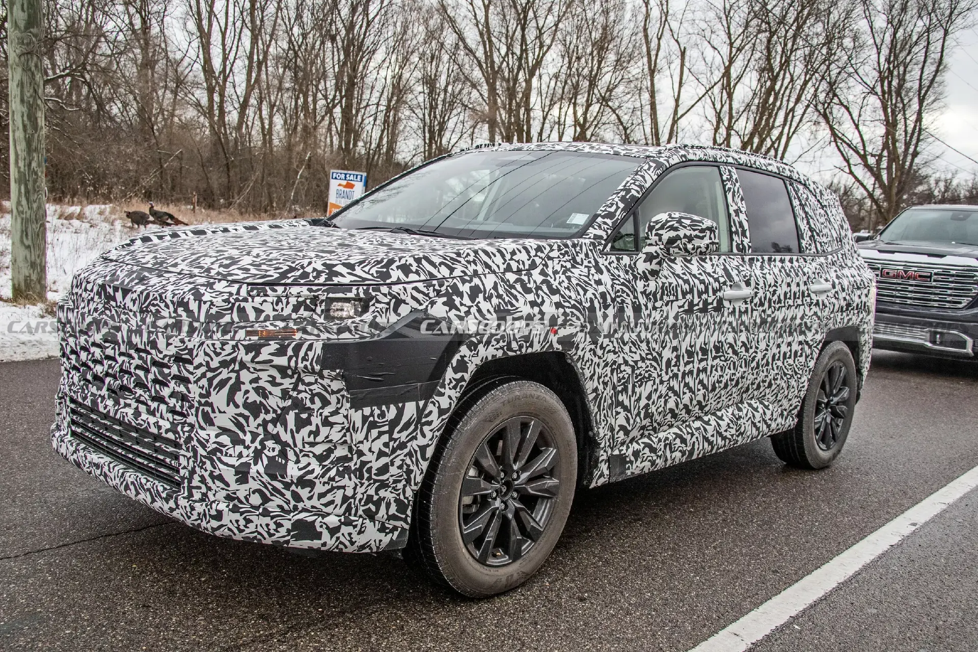 爱体育APP新一代RAV4荣放再次曝光外观动力均有新变化能否延续爆款？(图2)