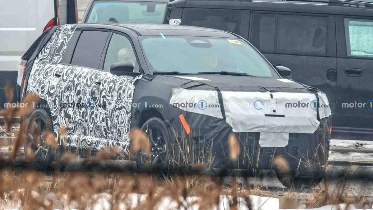 全新Jeep自由光谍照曝光车身加长变身中型SUV混动系统成亮点？(图1)
