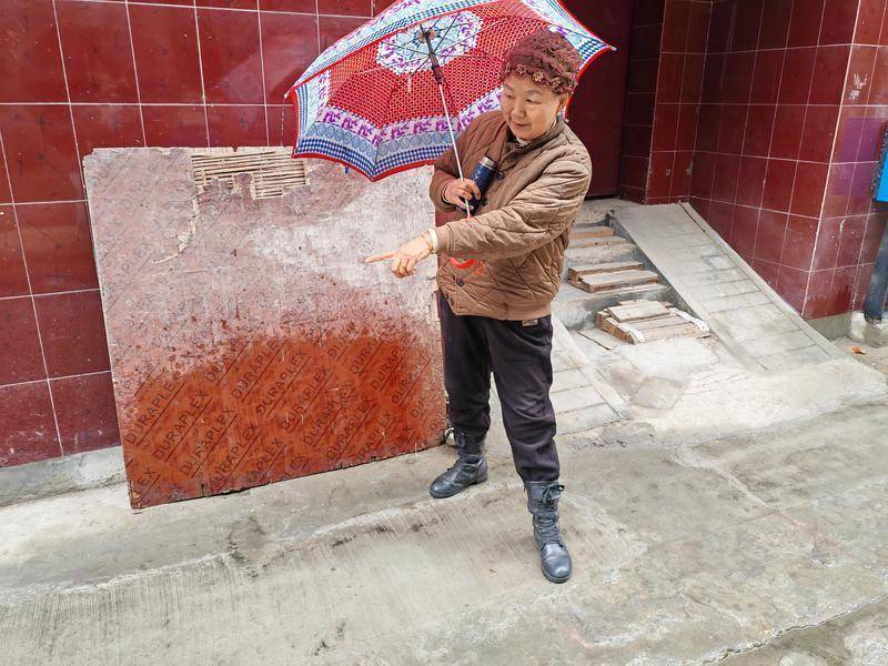 使用40多年旧水管换新 120多户居民吃上“放心水”(图3)