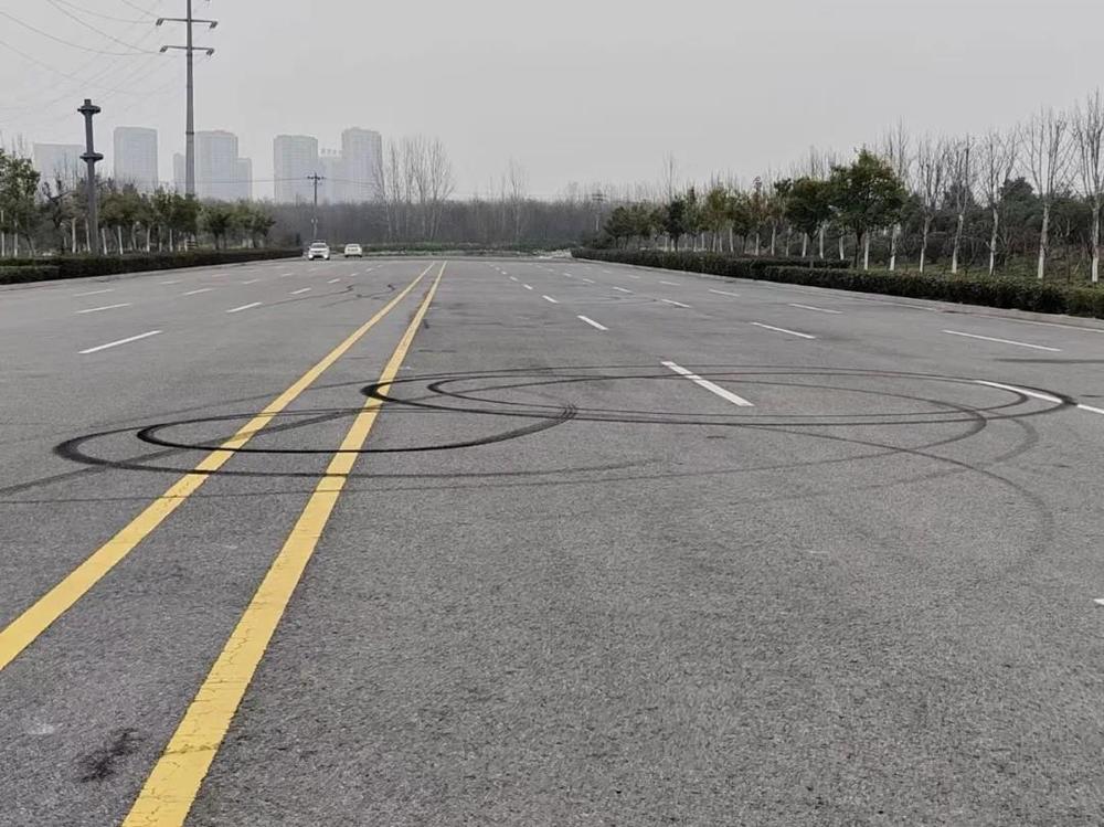 飙车炸街6名00后被查其中2人被刑拘(图3)