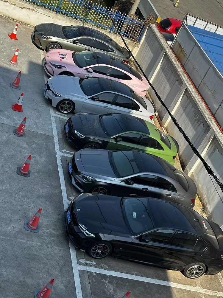 6名“00后”在城市道路飙车竞速阜阳警方刑拘2人(图1)