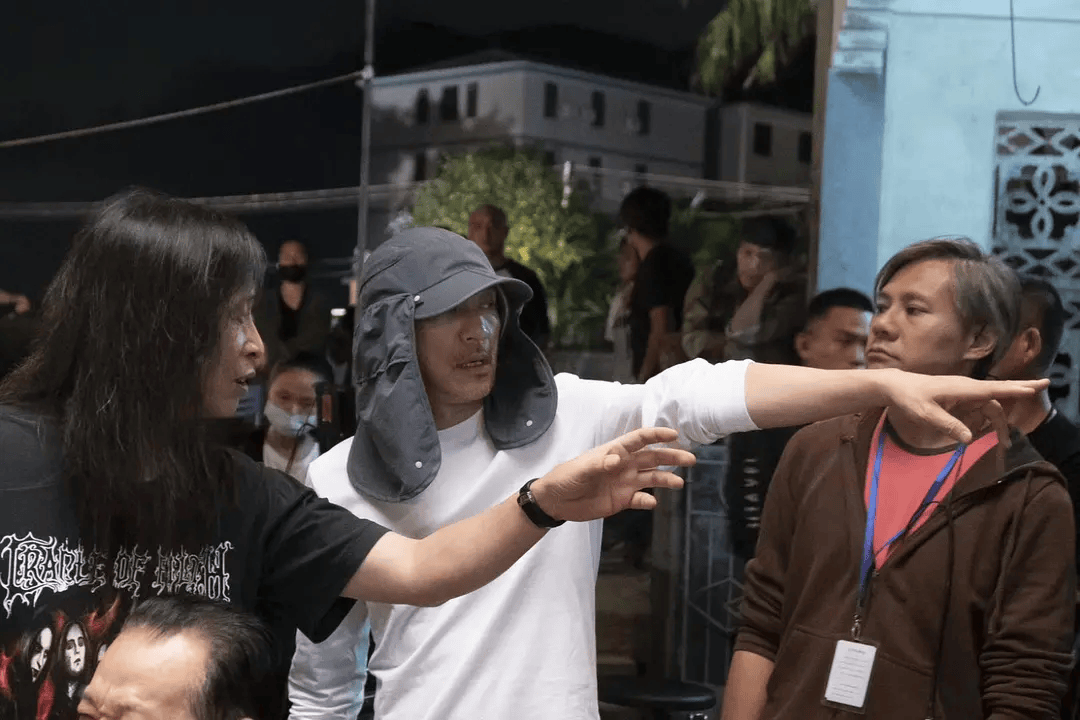 爱体育网址周星驰女足片场曝光设备简陋不如短剧拍摄态度敷衍(图15)
