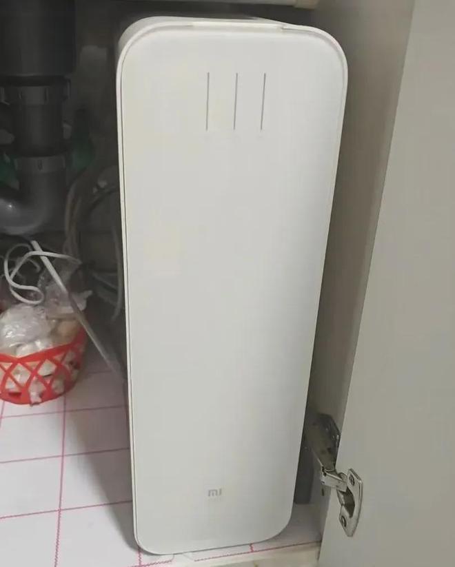 上海一家爱体育网址人喝了5年“废水”：总腹泻肝损伤？净水器水管赶紧自查(图4)
