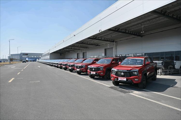 中国重汽登陆南美市场靠啥？本土化研发(图2)