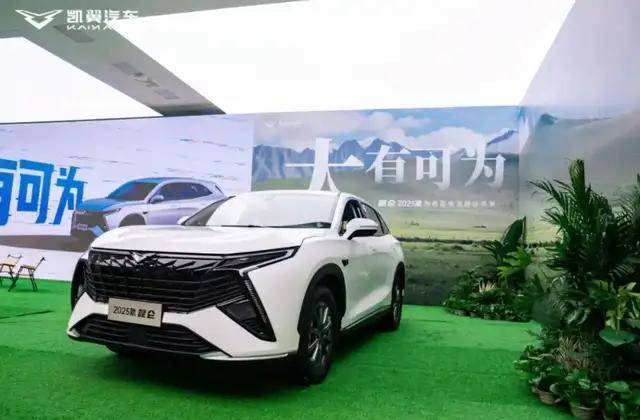 运动外观：时尚与力量的完美融合(图1)
