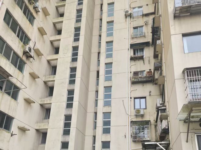 老旧高层遭遇“连环漏水”如何解决居民困扰？(图8)