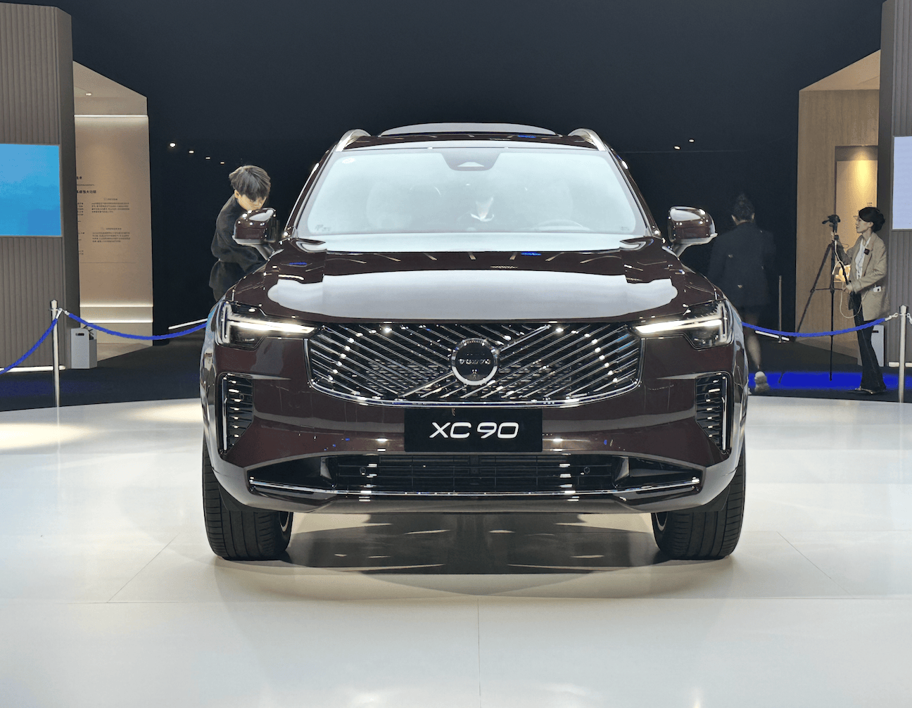 沃尔沃XC90售价479万元起新增6座版车型(图1)