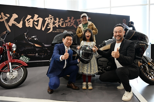 2888万限量88台长城8缸旗舰摩托灵魂Founder创始人版交付(图1)