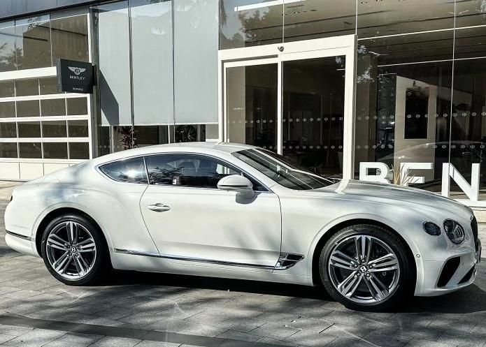 2024款宾利 欧陆40T GT V8 超豪华运动旅行座驾最新价格信息(图3)
